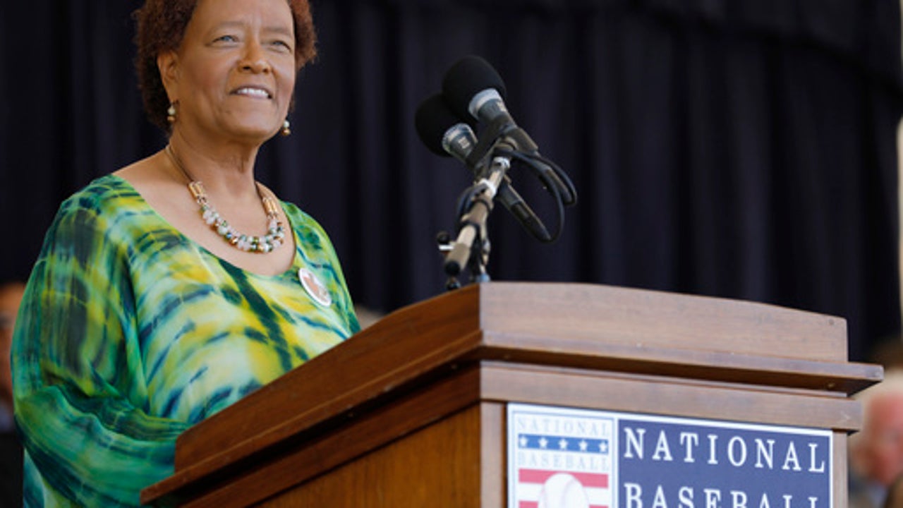 The Latest: Raines inducted into Baseball Hall of Fame